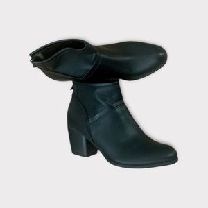 White Mountain Women Black Boots Leather Size 9